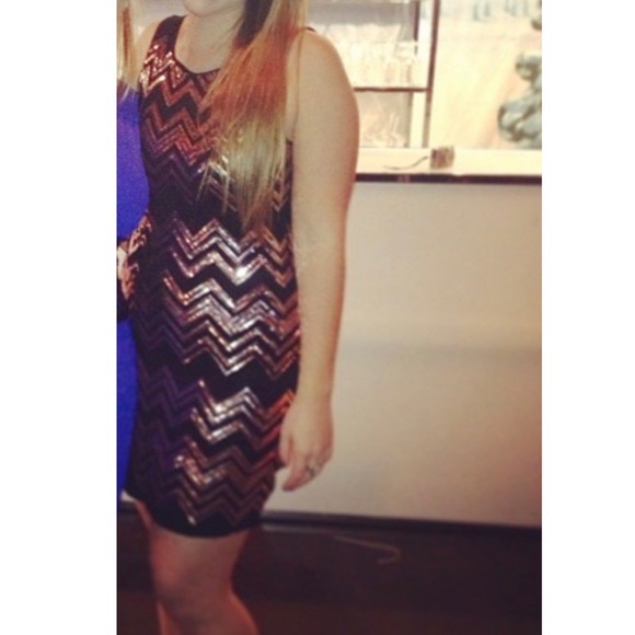 Black and rose gold sequin formal dress - Picture 2 of 2